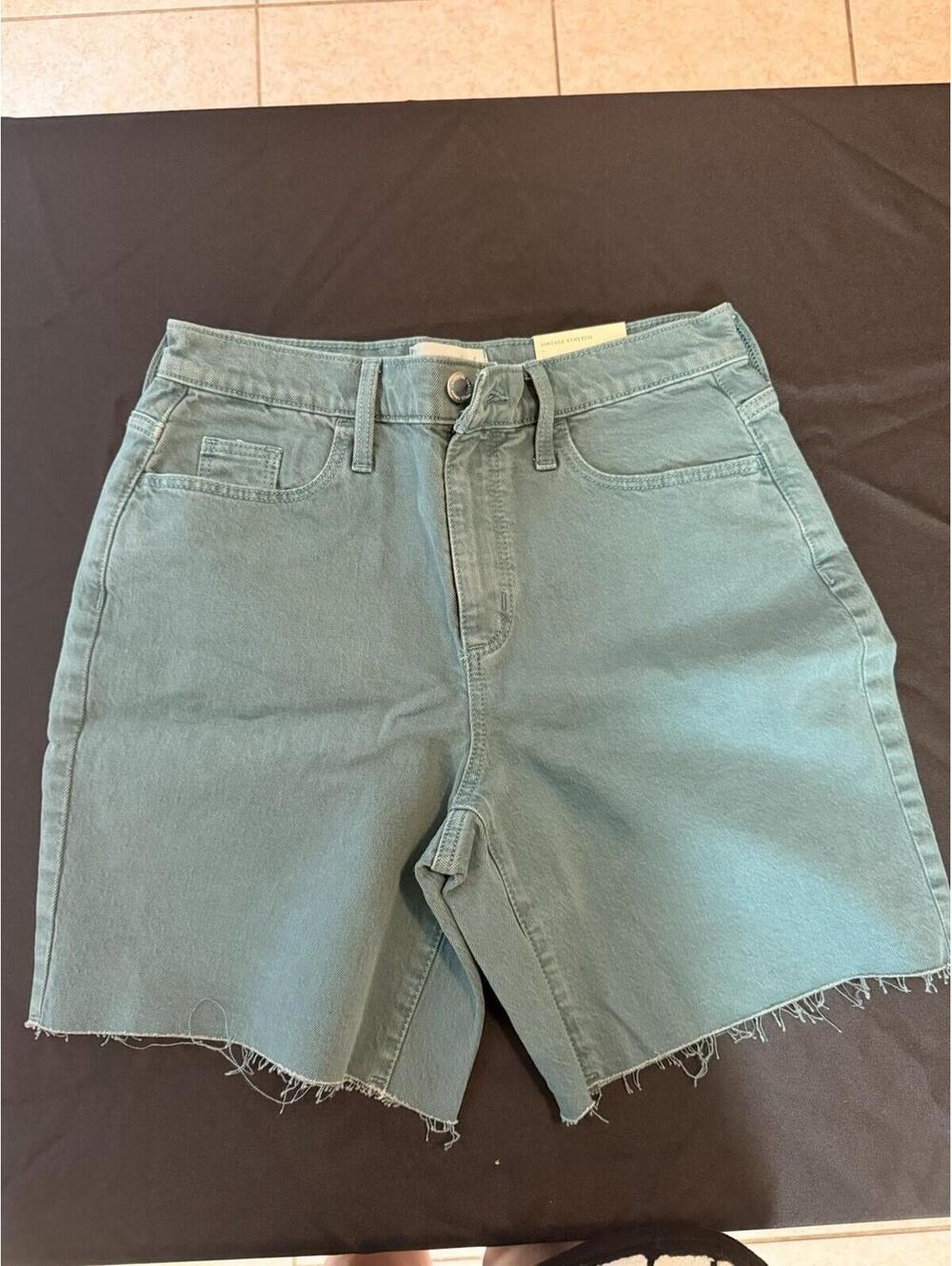 Universal Thread Shorts Womens 2/26 Vintage Bermuda Green Cutoff 90s High Rise
